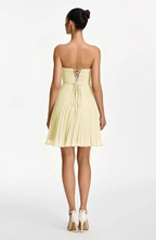 Vestido Corto Palabra de Honor Plisado con Volantes