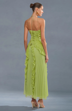Vestido Largo Plisado con Cuello Halter y Bajo Asimétrico