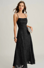 Aveline – Vestido Largo con Encaje Floral