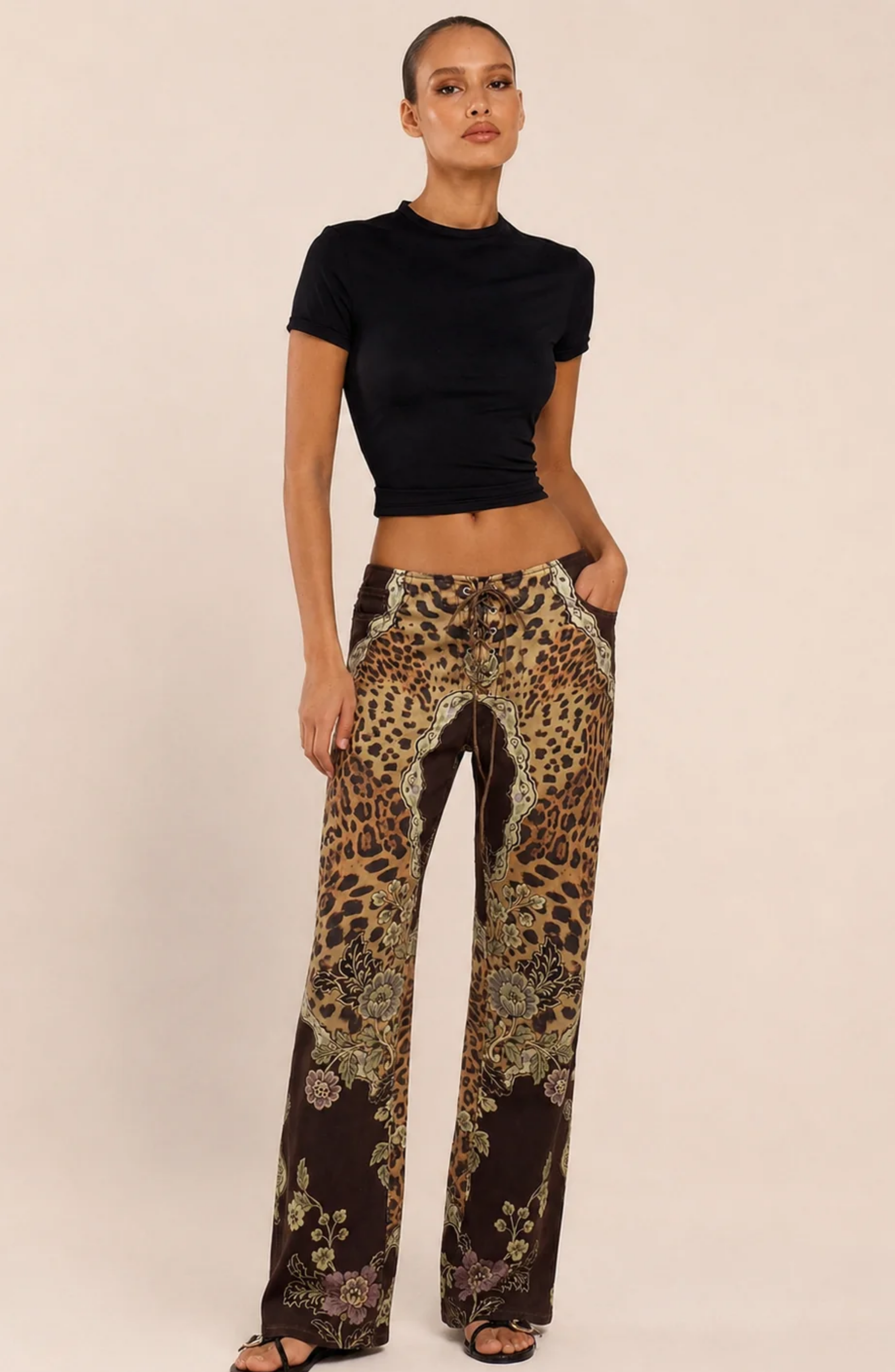 Pantalón Estampado de Pierna Ancha y Tiro Bajo