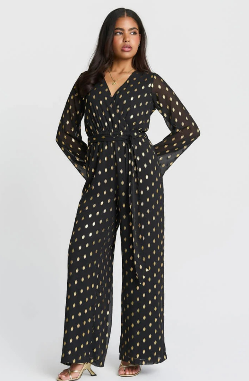Combinaison de Nuit Dorée avec Taille Cintrée