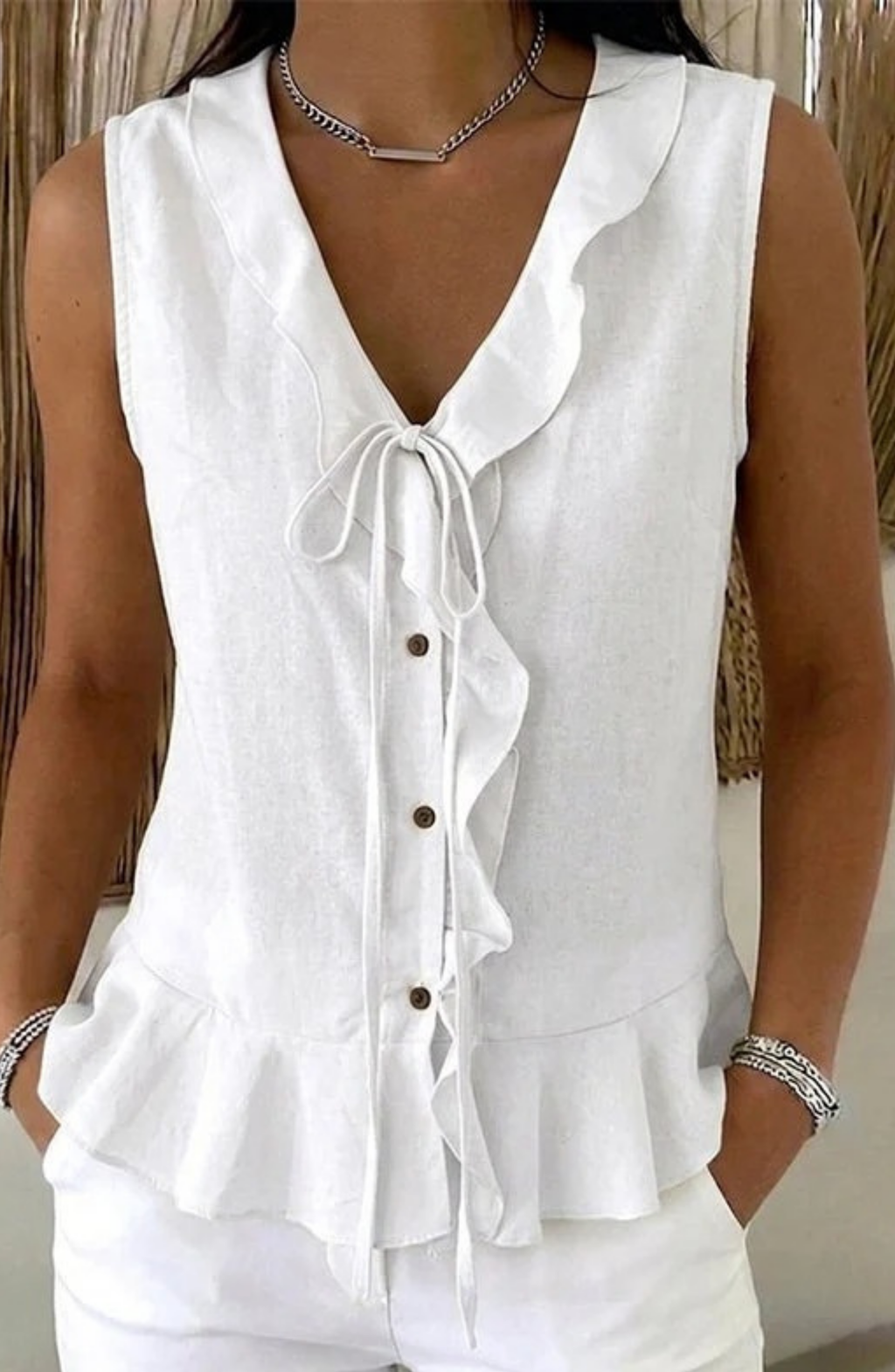 Blusa sin Mangas Abotonada con Detalle de Volantes