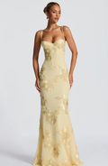 Vestido Largo Floral Entallado con Cuerpo Estilo Corsé
