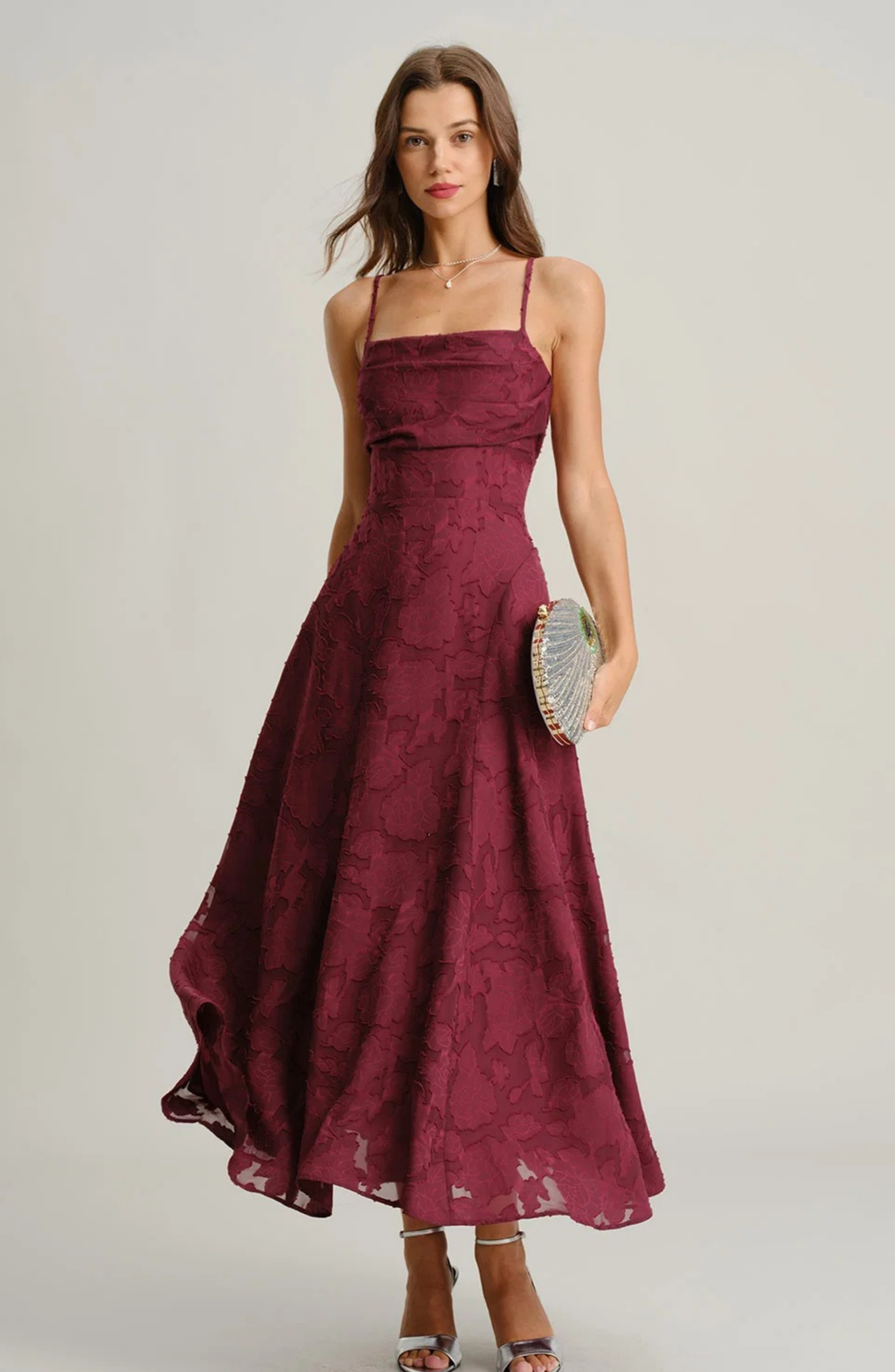 Aveline – Vestido Largo con Encaje Floral