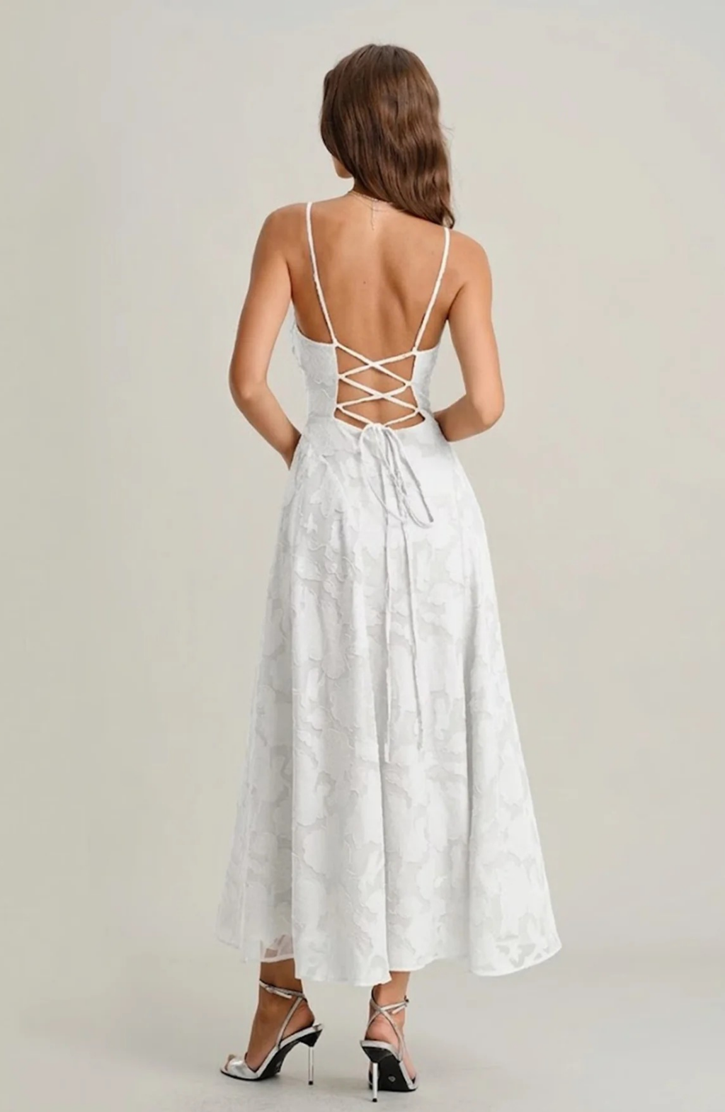 Aveline – Vestido Largo con Encaje Floral