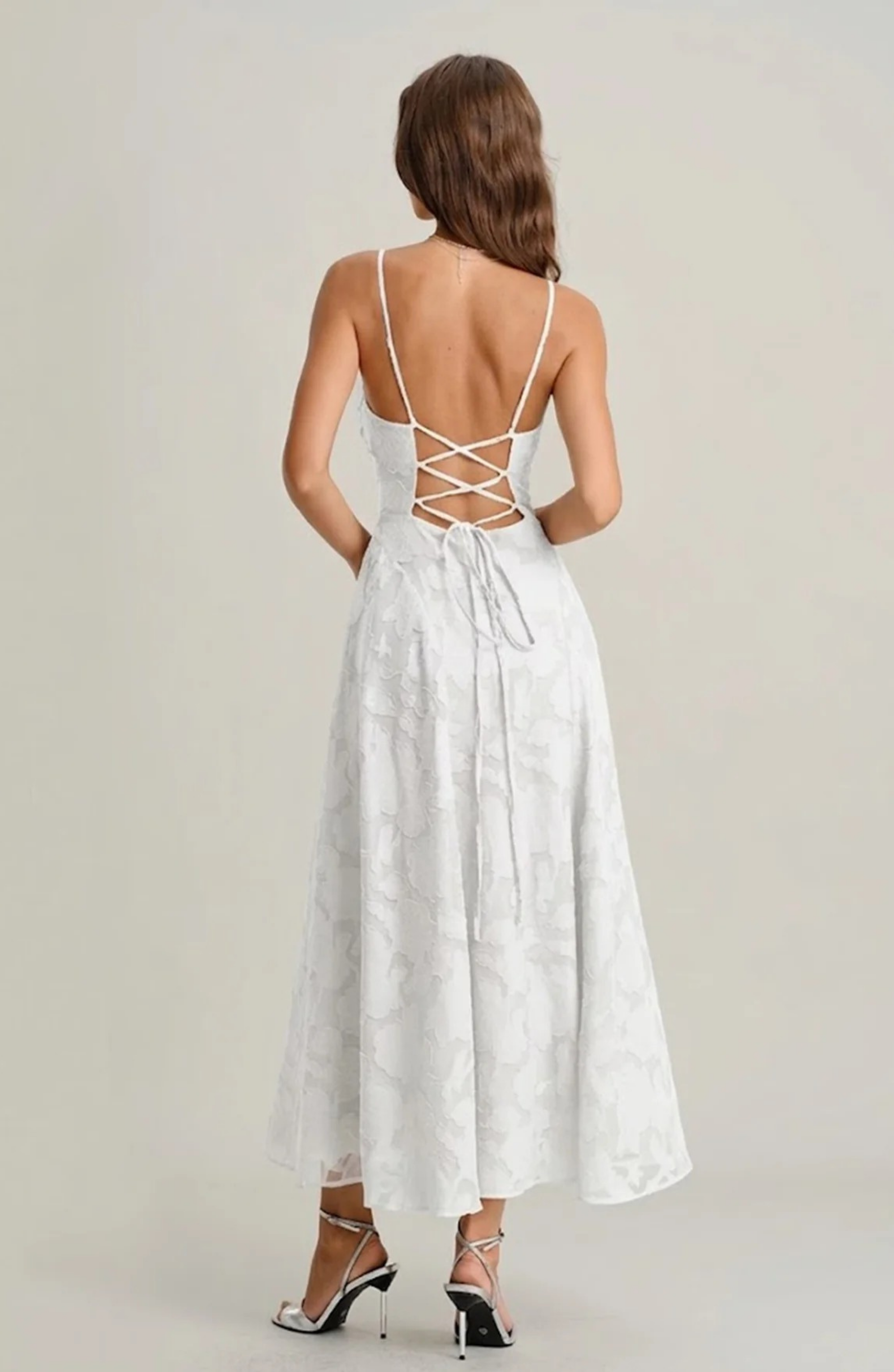 Aveline – Vestido Largo con Encaje Floral
