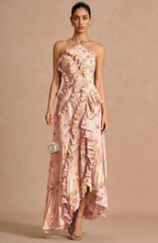 Vestido Largo Plisado con Cuello Halter y Bajo Asimétrico