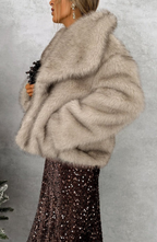 Bianca – Chaqueta de Pelo con Cuello Amplio