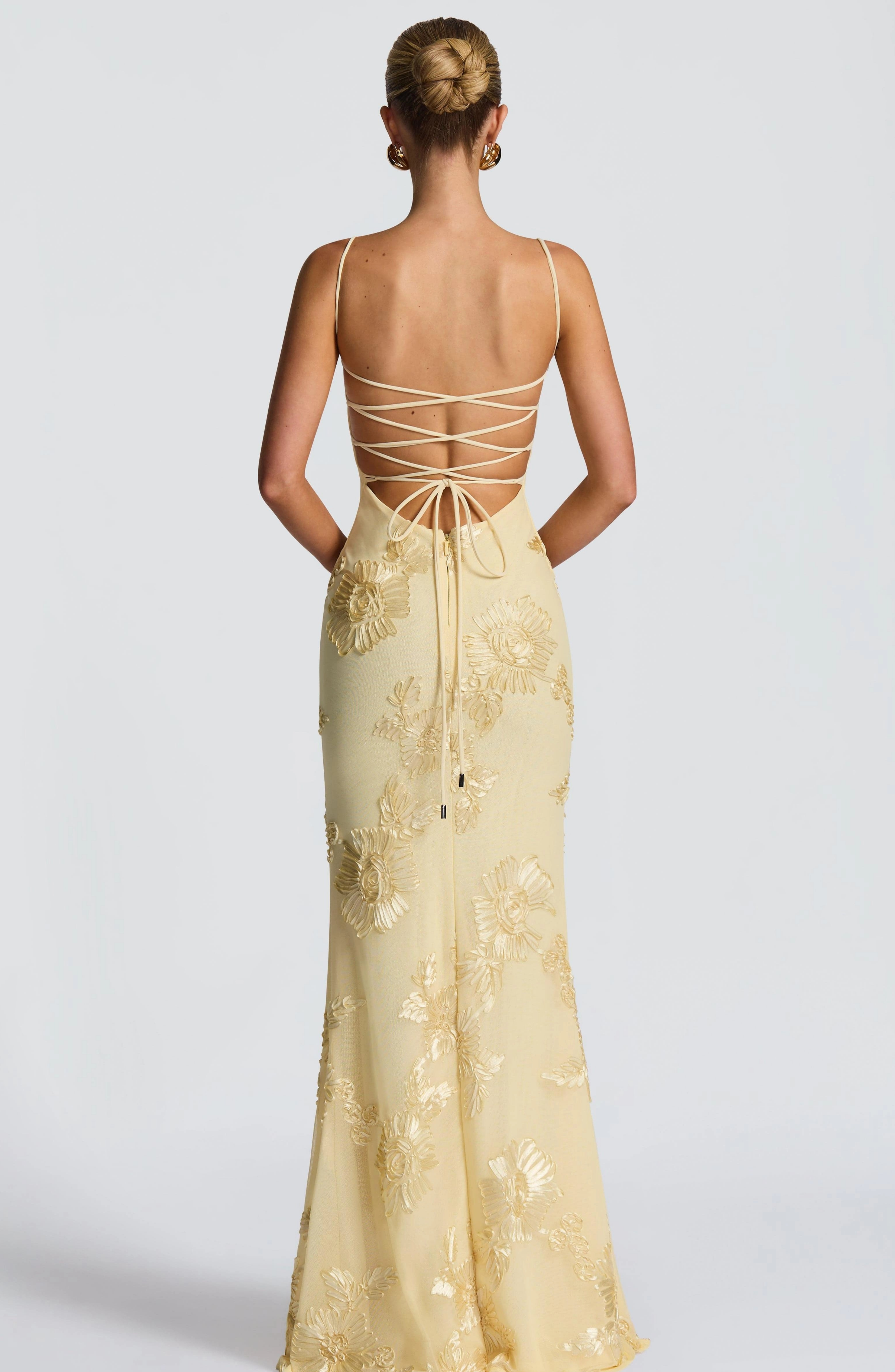 Vestido Largo Floral Entallado con Cuerpo Estilo Corsé