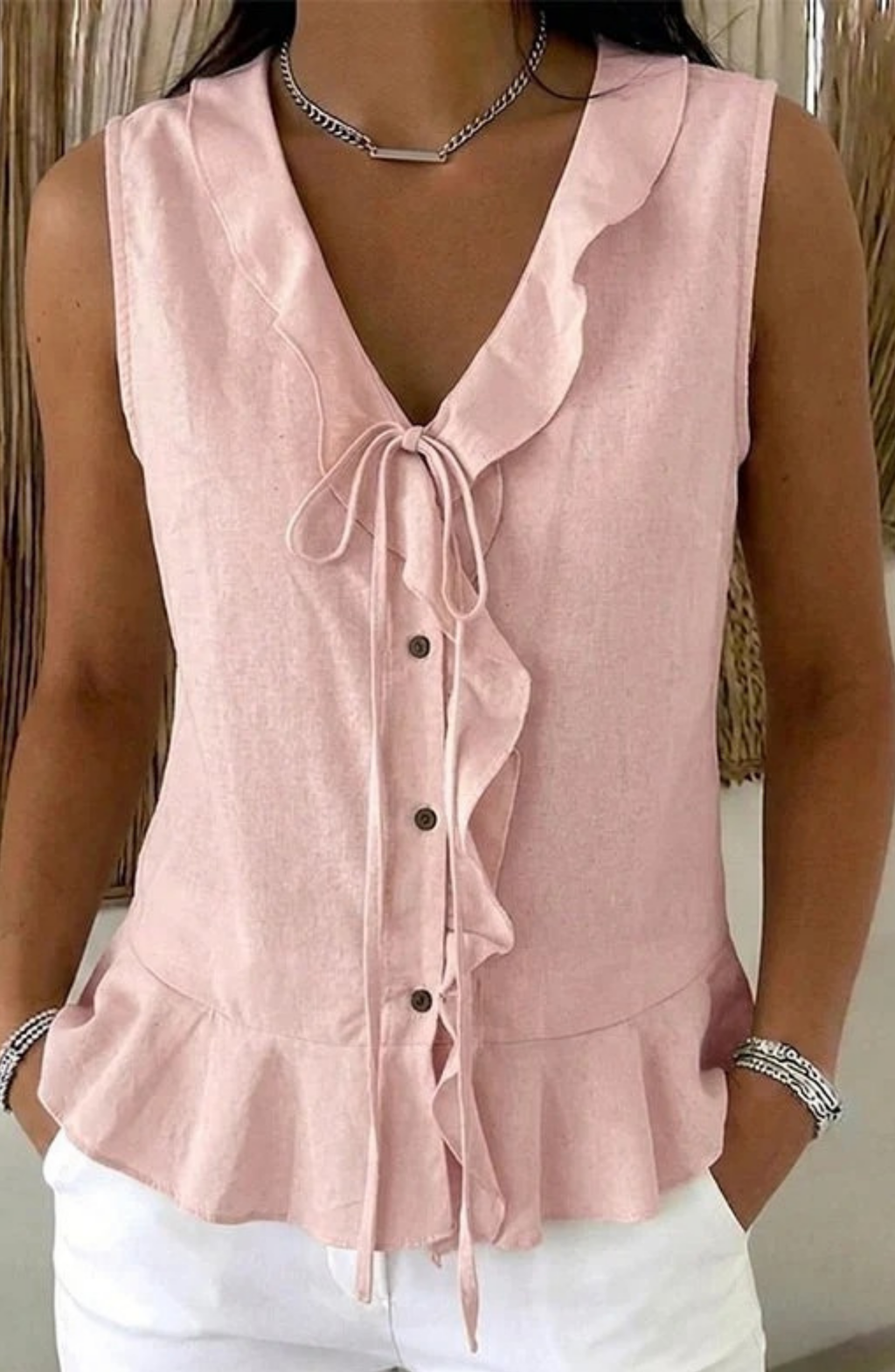 Blusa sin Mangas Abotonada con Detalle de Volantes