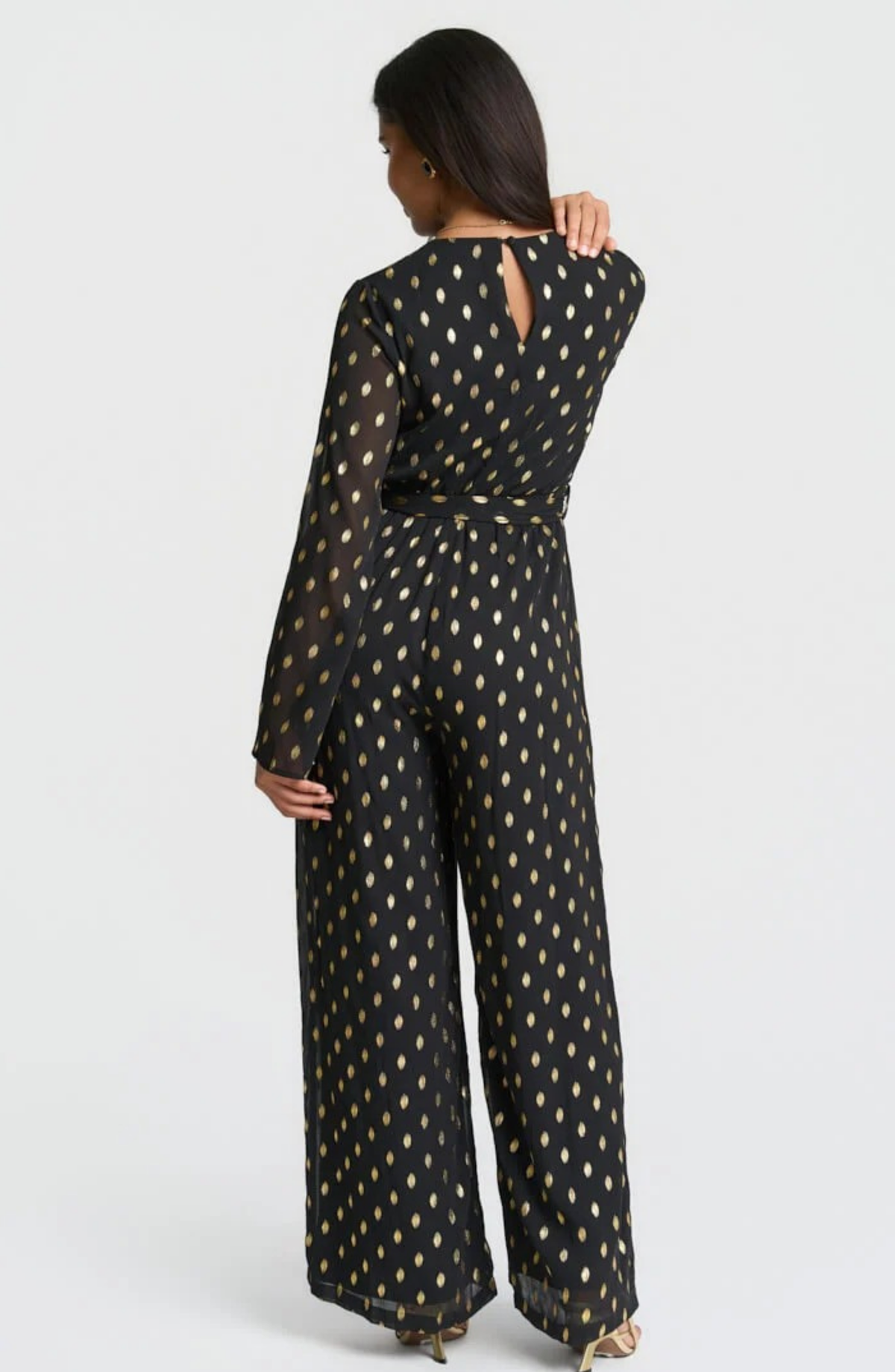 Combinaison de Nuit Dorée avec Taille Cintrée