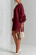 Vestido Corto Abotonado con Mangas de Flores en Relieve