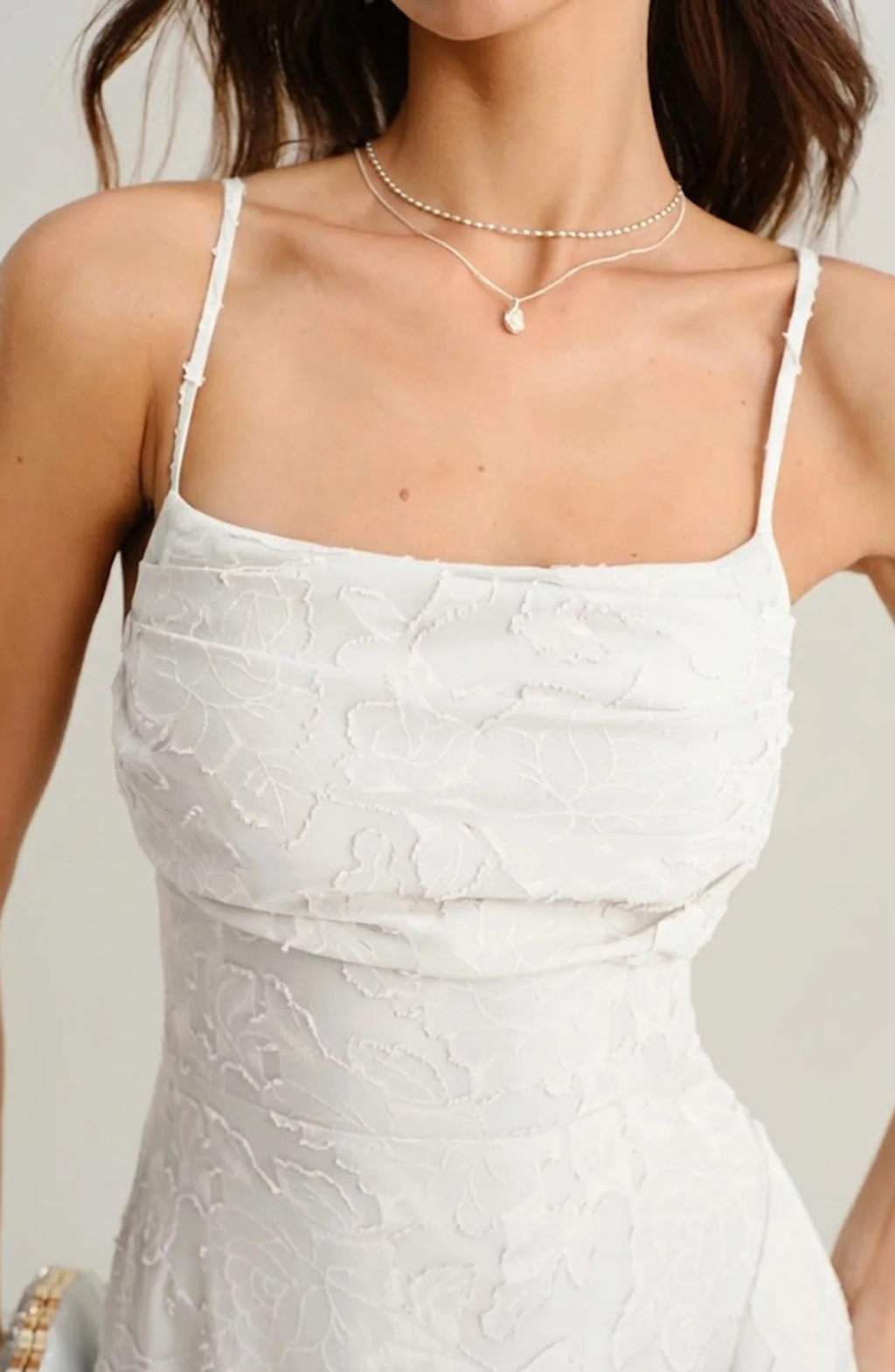 Aveline – Vestido Largo con Encaje Floral