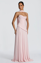 Vestido Largo Elegante Drapeado con Detalle de Pañuelo al Cuello