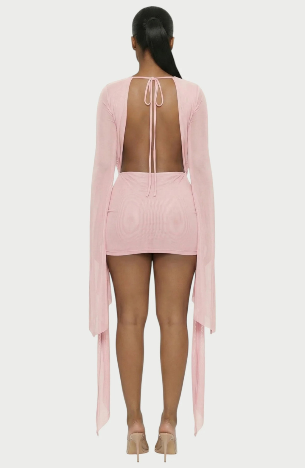Vestido Corto Drapeado con Escote en V Profundo y Mangas Acampanadas