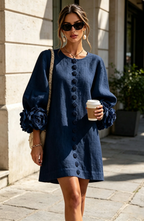 Vestido Corto Abotonado con Mangas de Flores en Relieve