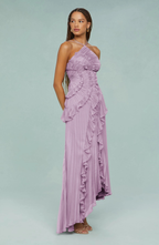 Vestido Largo Plisado con Cuello Halter y Bajo Asimétrico