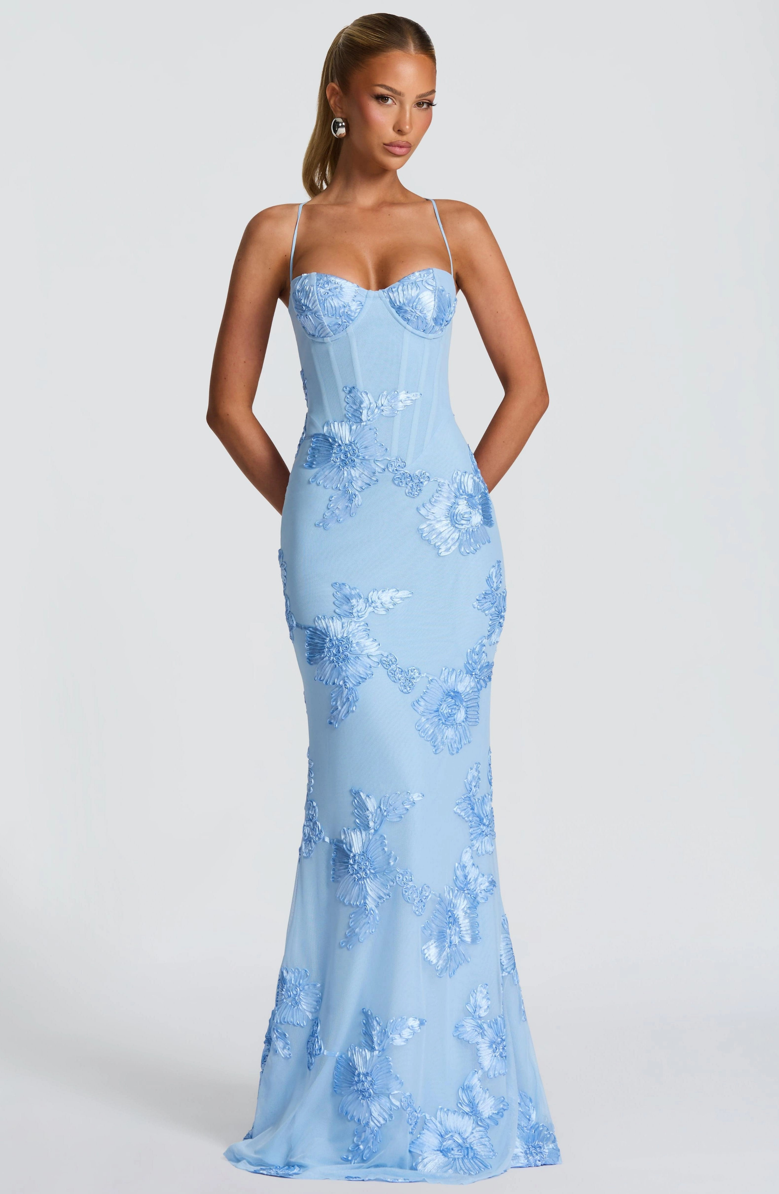 Vestido Largo Floral Entallado con Cuerpo Estilo Corsé