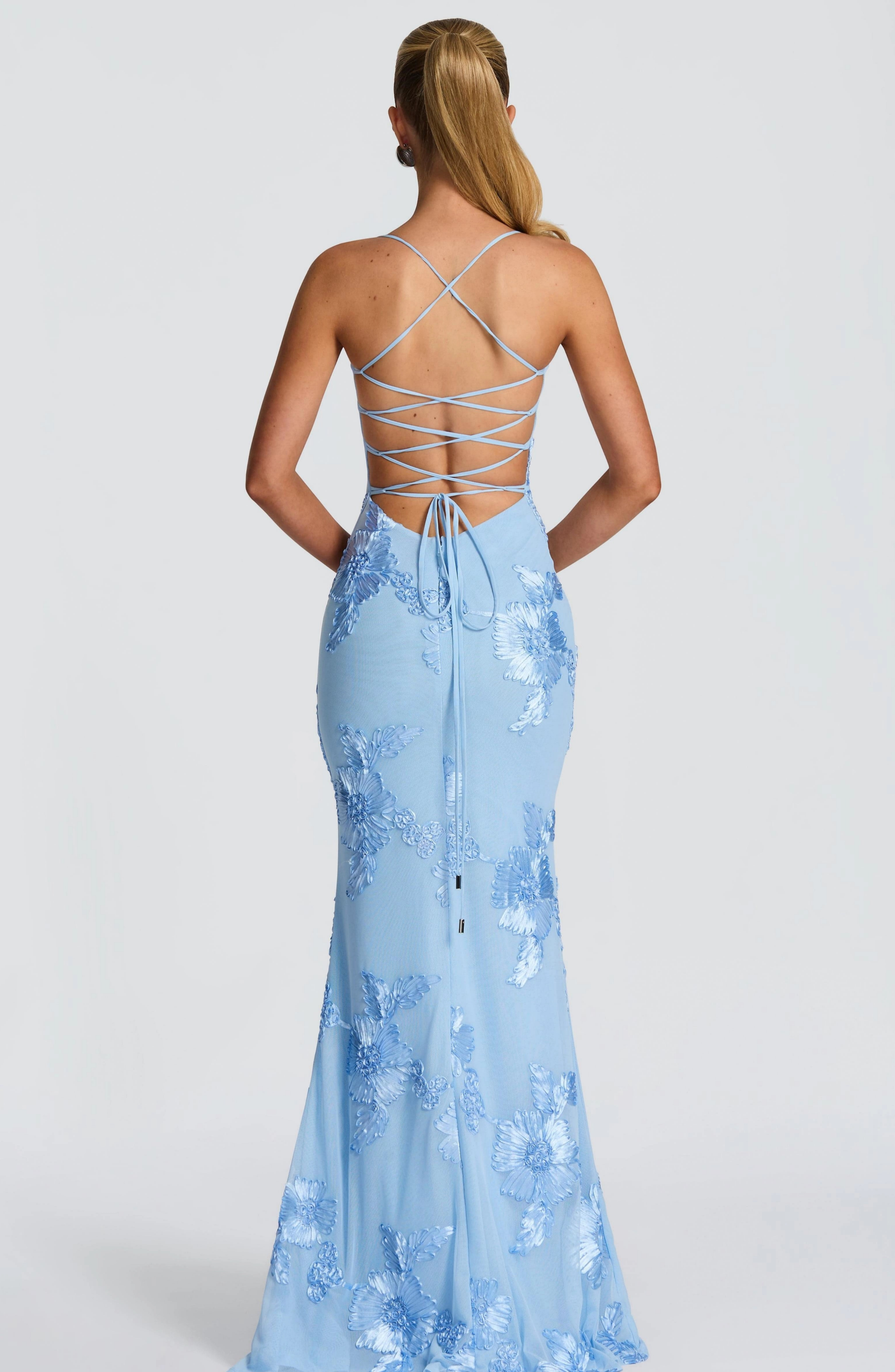 Vestido Largo Floral Entallado con Cuerpo Estilo Corsé
