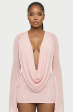 Vestido Corto Drapeado con Escote en V Profundo y Mangas Acampanadas