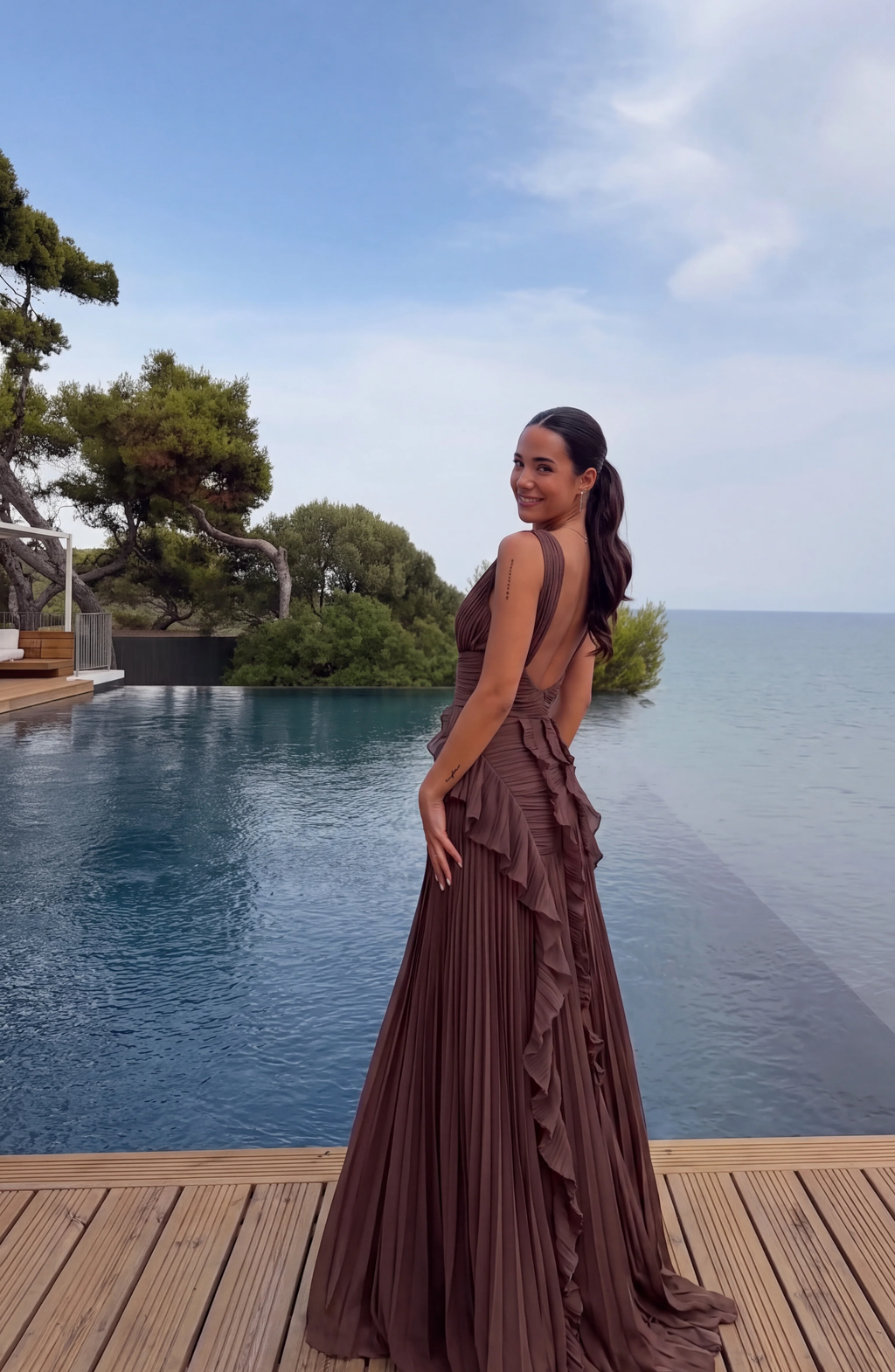 Vestido Largo Plisado con Volantes Elegantes
