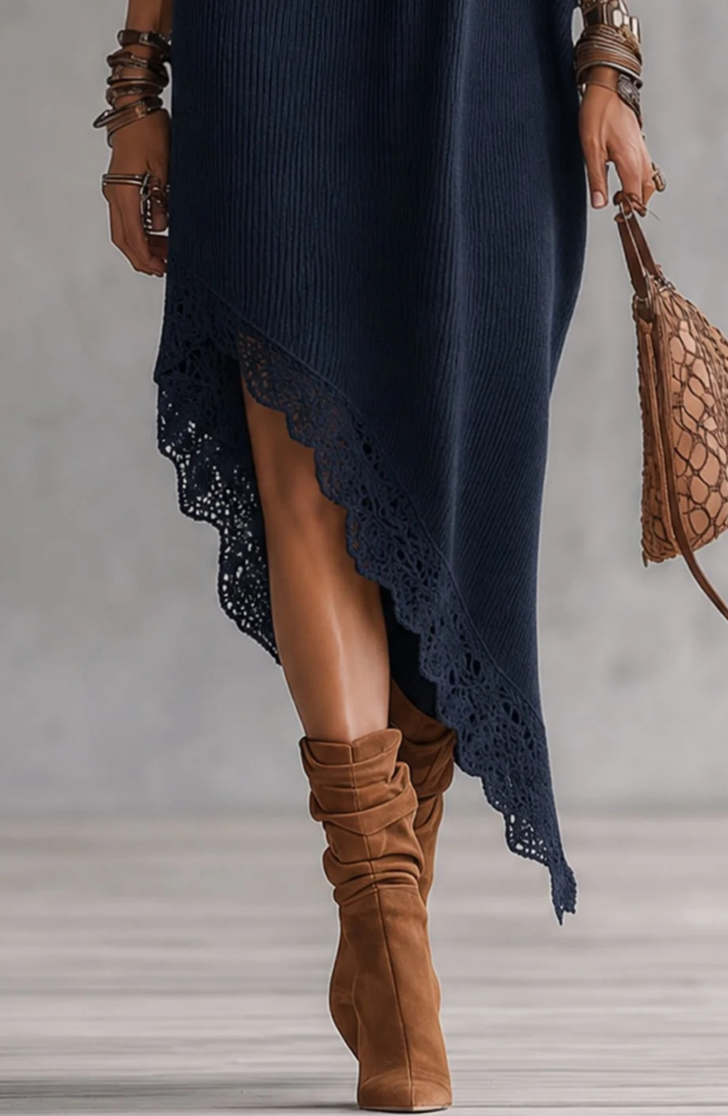 Vestido de Punto Drapeado con Cuello Alto y Hombros Descubiertos