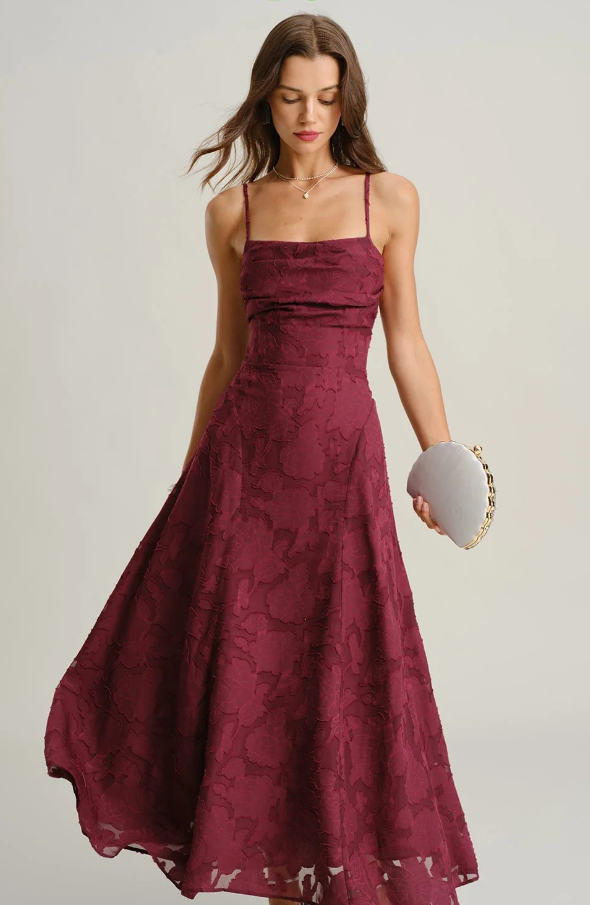 Aveline – Vestido Largo con Encaje Floral