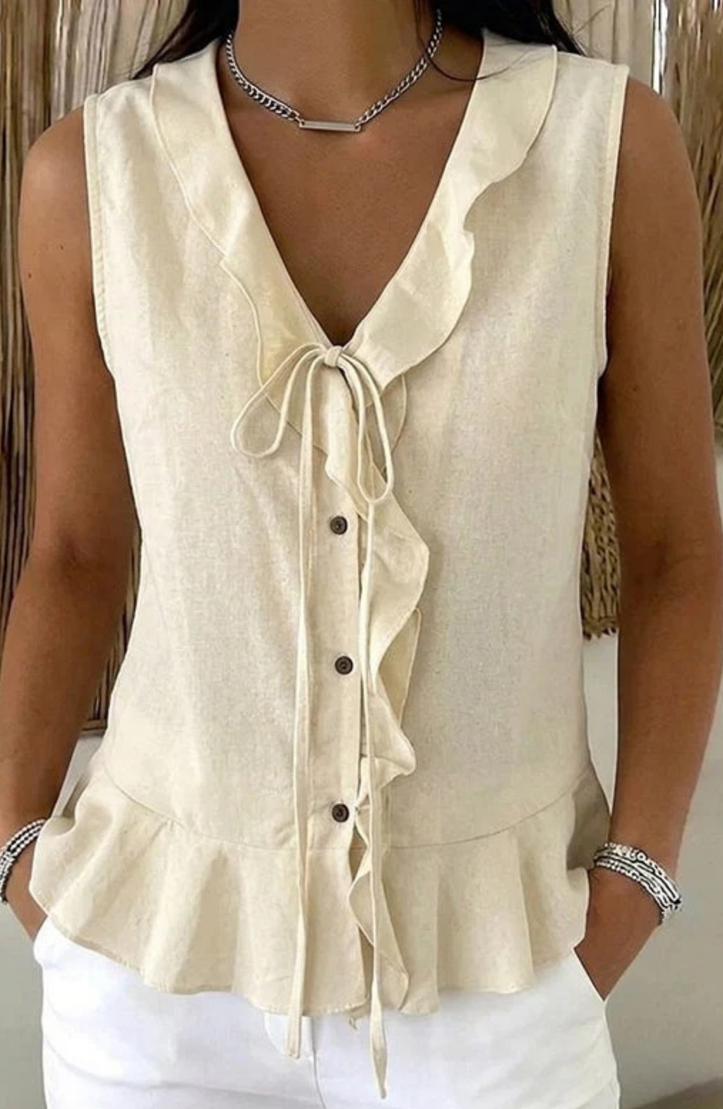 Blusa sin Mangas Abotonada con Detalle de Volantes