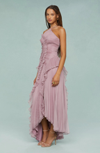 Vestido Largo Plisado con Cuello Halter y Bajo Asimétrico