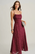 Aveline – Vestido Largo con Encaje Floral